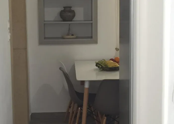 Daire Denise House *